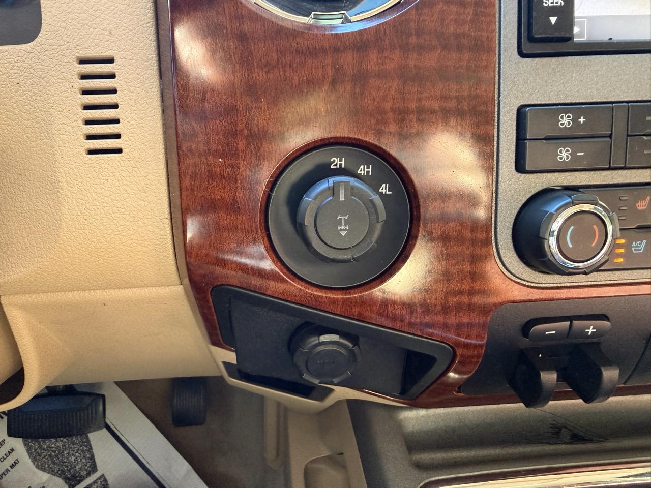Ford F-350 SD King Ranch Crew Cab 4WD 2011
