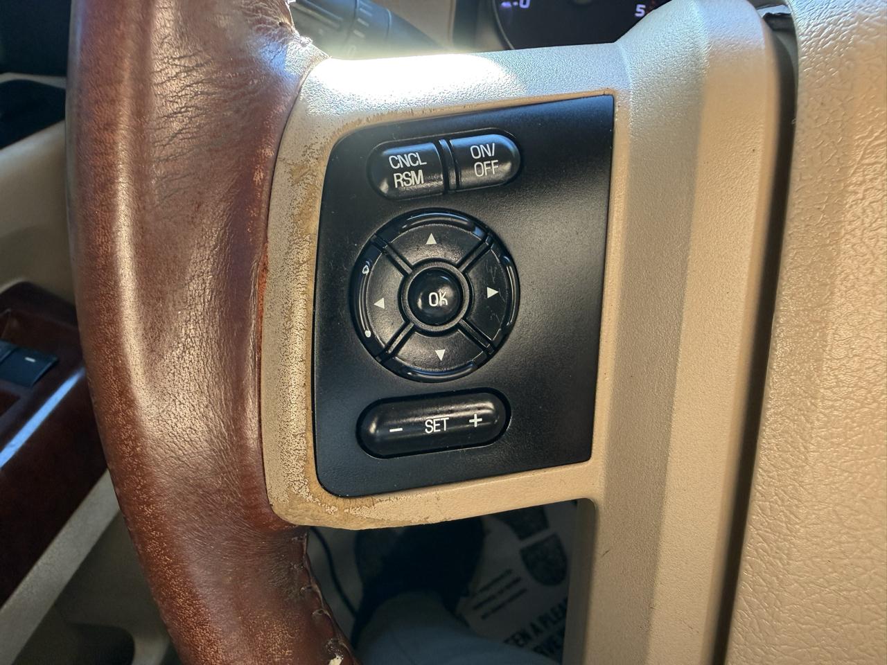 Ford F-350 SD King Ranch Crew Cab 4WD 2011