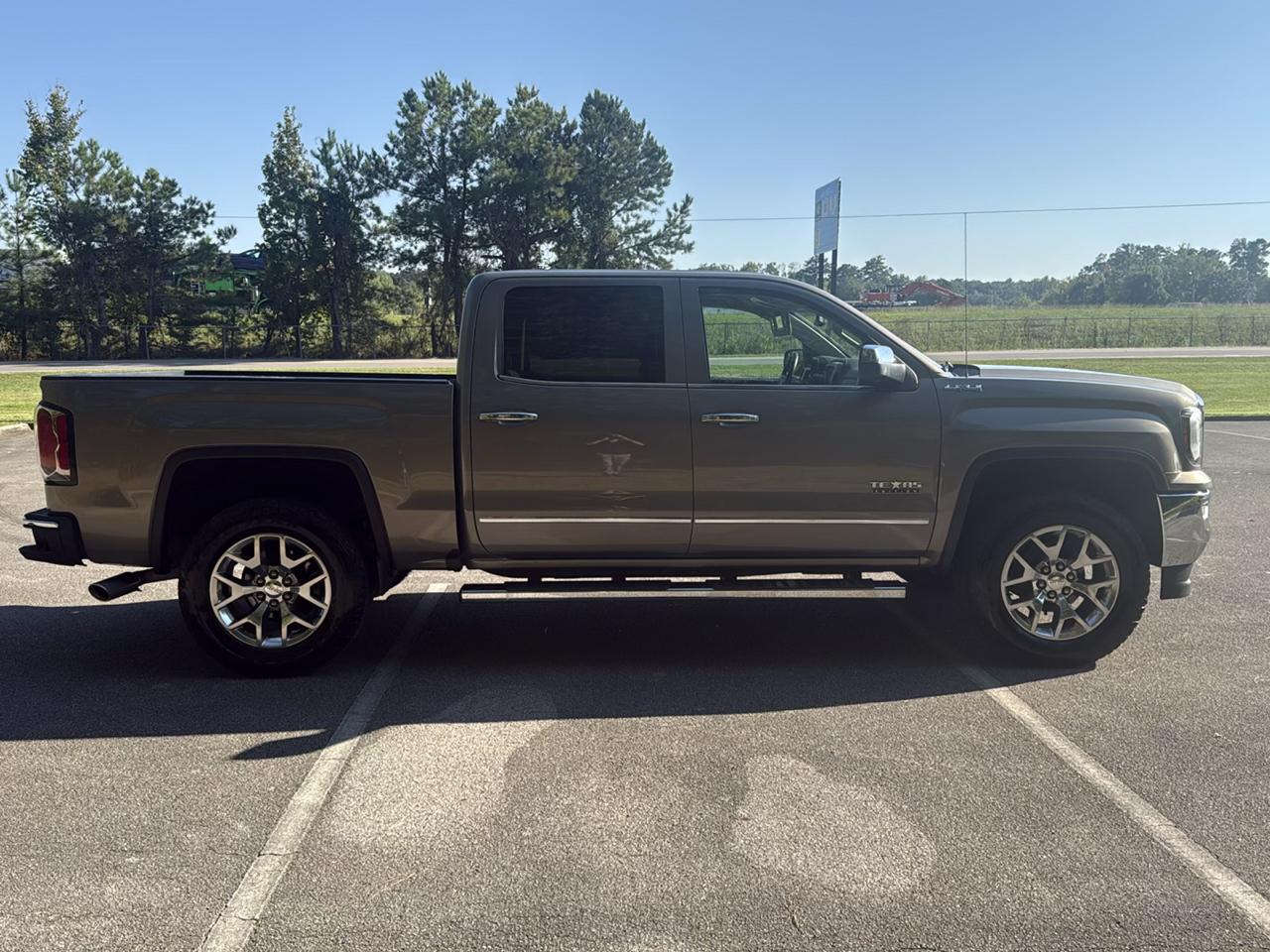 GMC Sierra 1500 SLT Crew Cab Short Box 4WD 2017