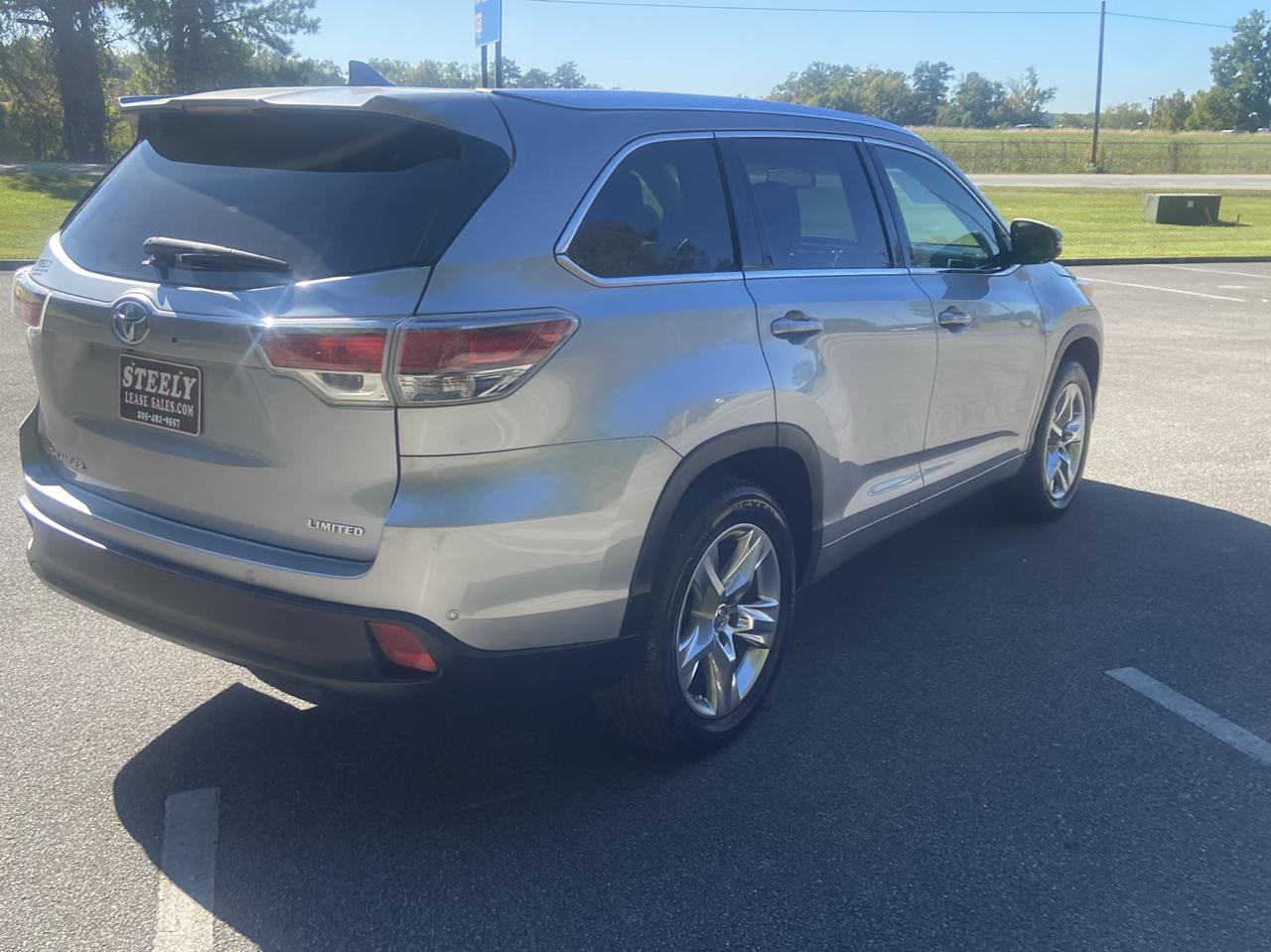 Toyota Highlander Limited FWD V6 2015
