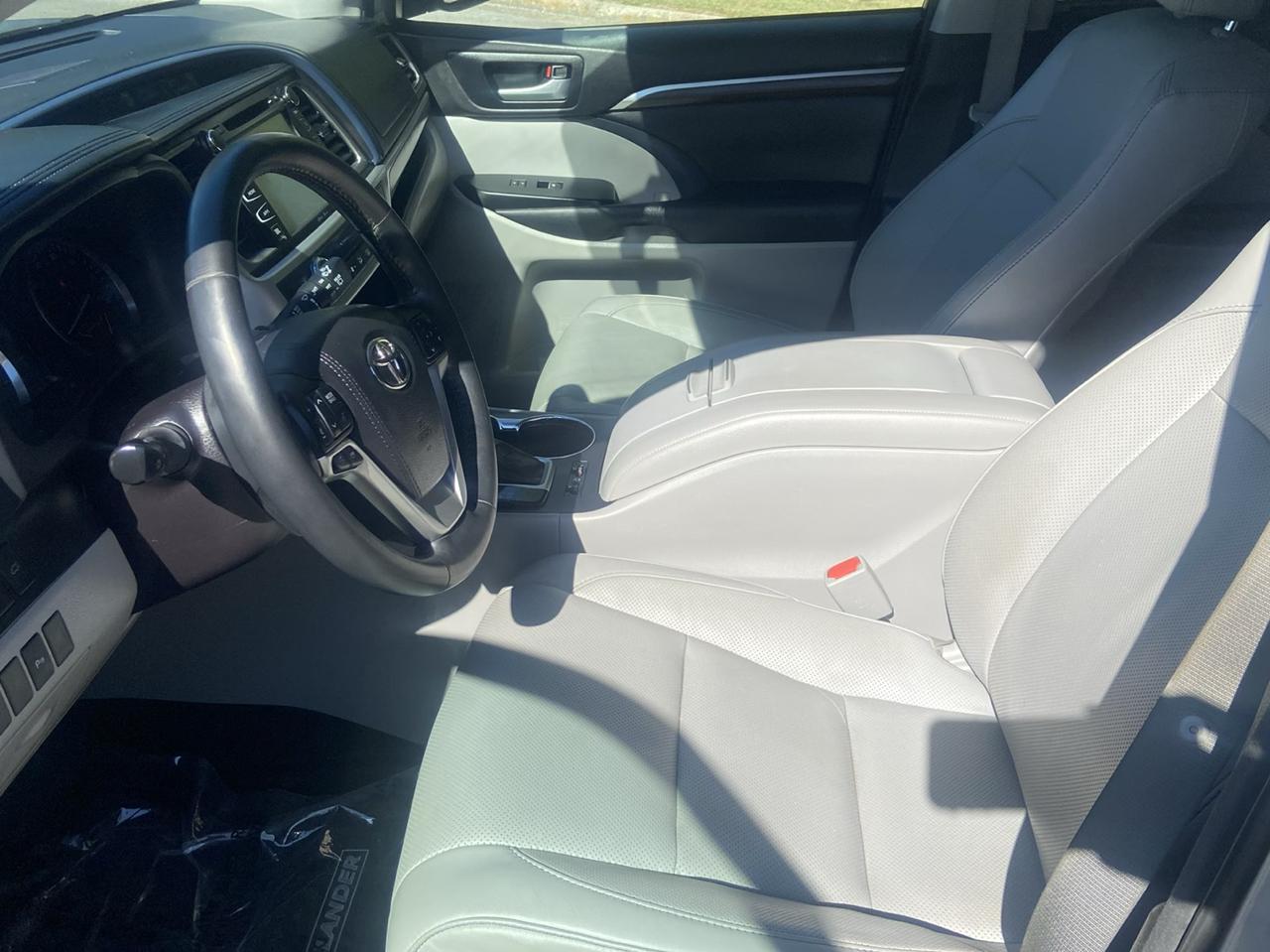 Toyota Highlander Limited FWD V6 2015