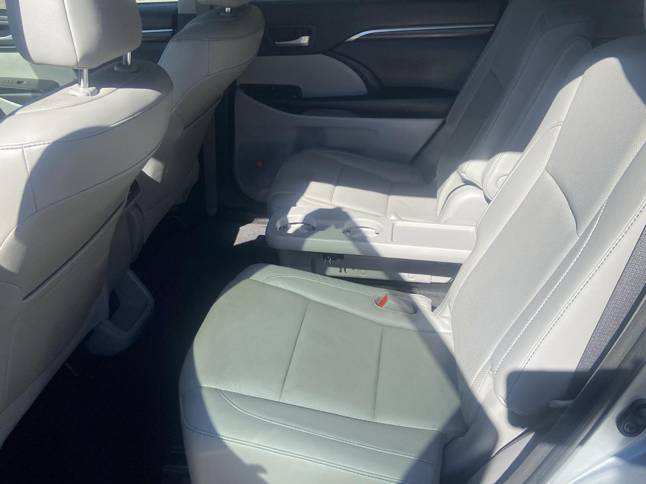 Toyota Highlander Limited FWD V6 2015