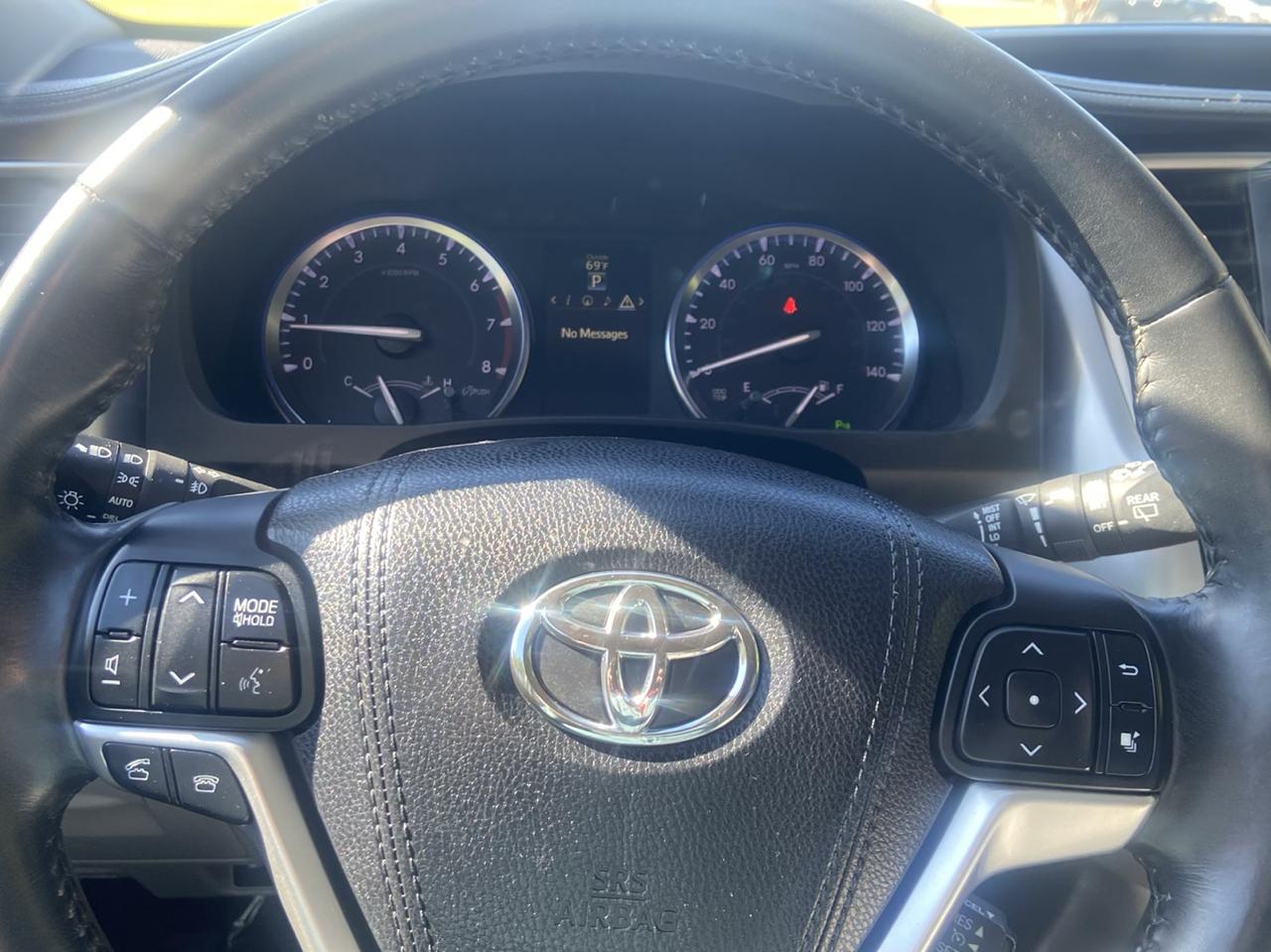 Toyota Highlander Limited FWD V6 2015