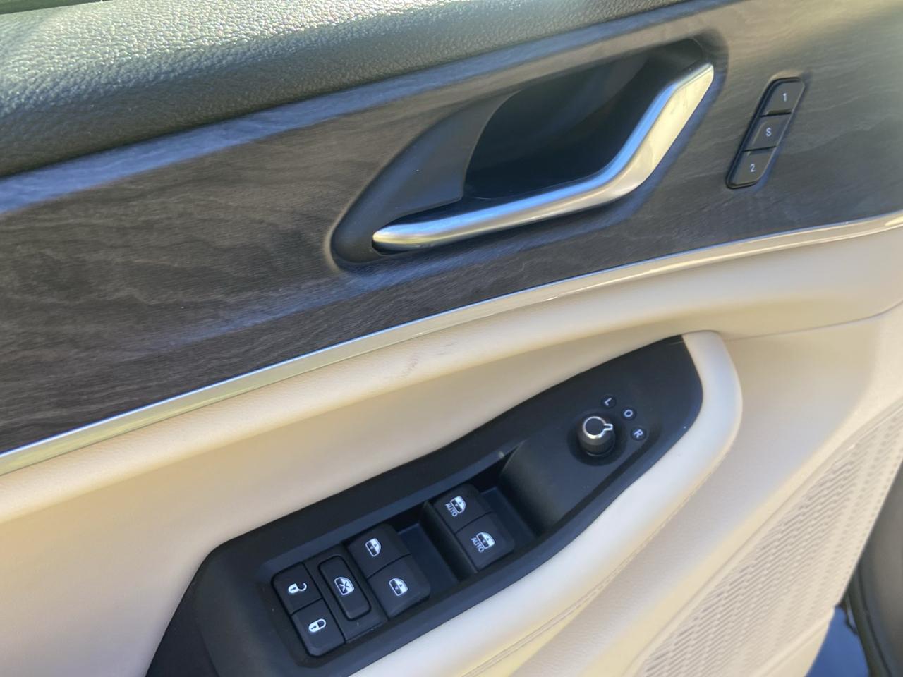 Jeep Grand Cherokee Limited 2WD 2023