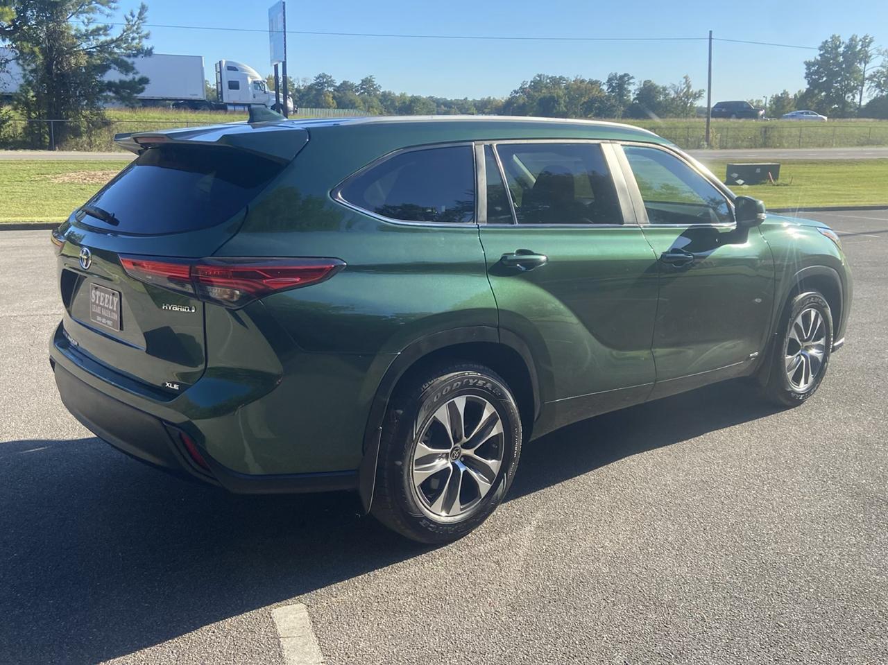 Toyota Highlander Hybrid XLE AWD 2023