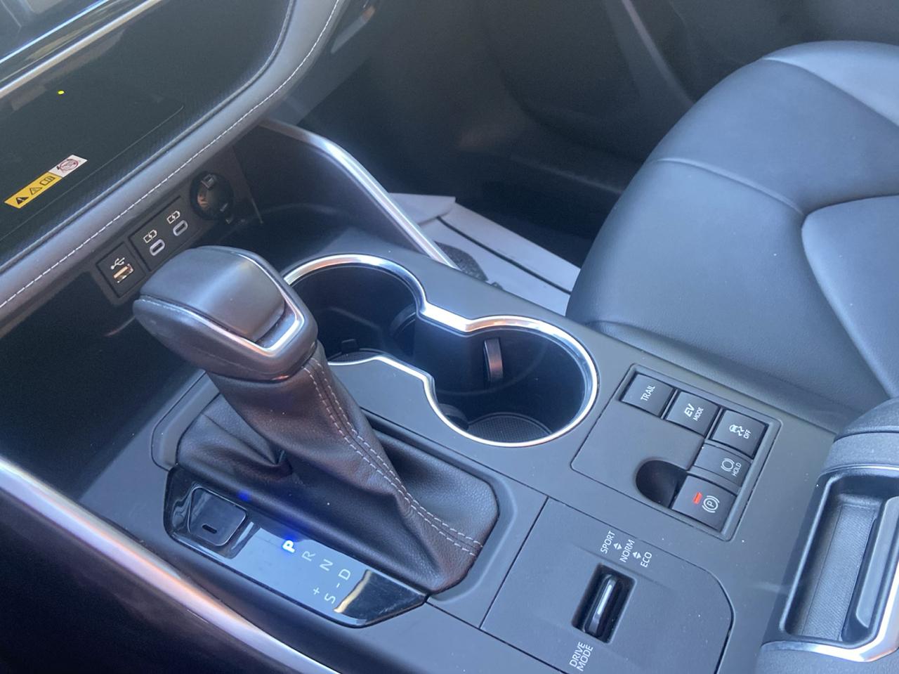Toyota Highlander Hybrid XLE AWD 2023