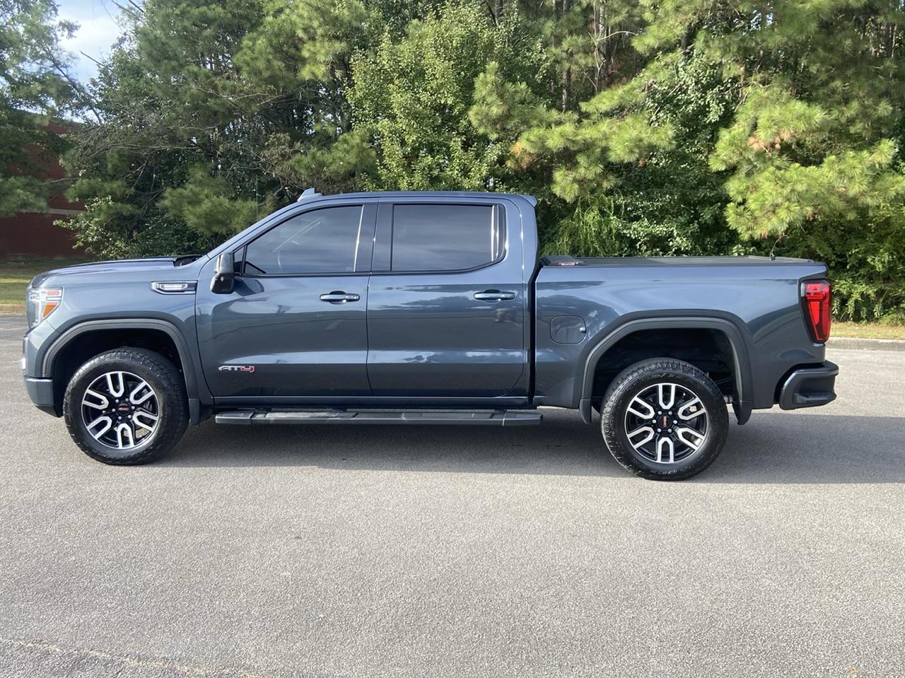 GMC Sierra 1500 AT4 Crew Cab Long Box 4WD 2021