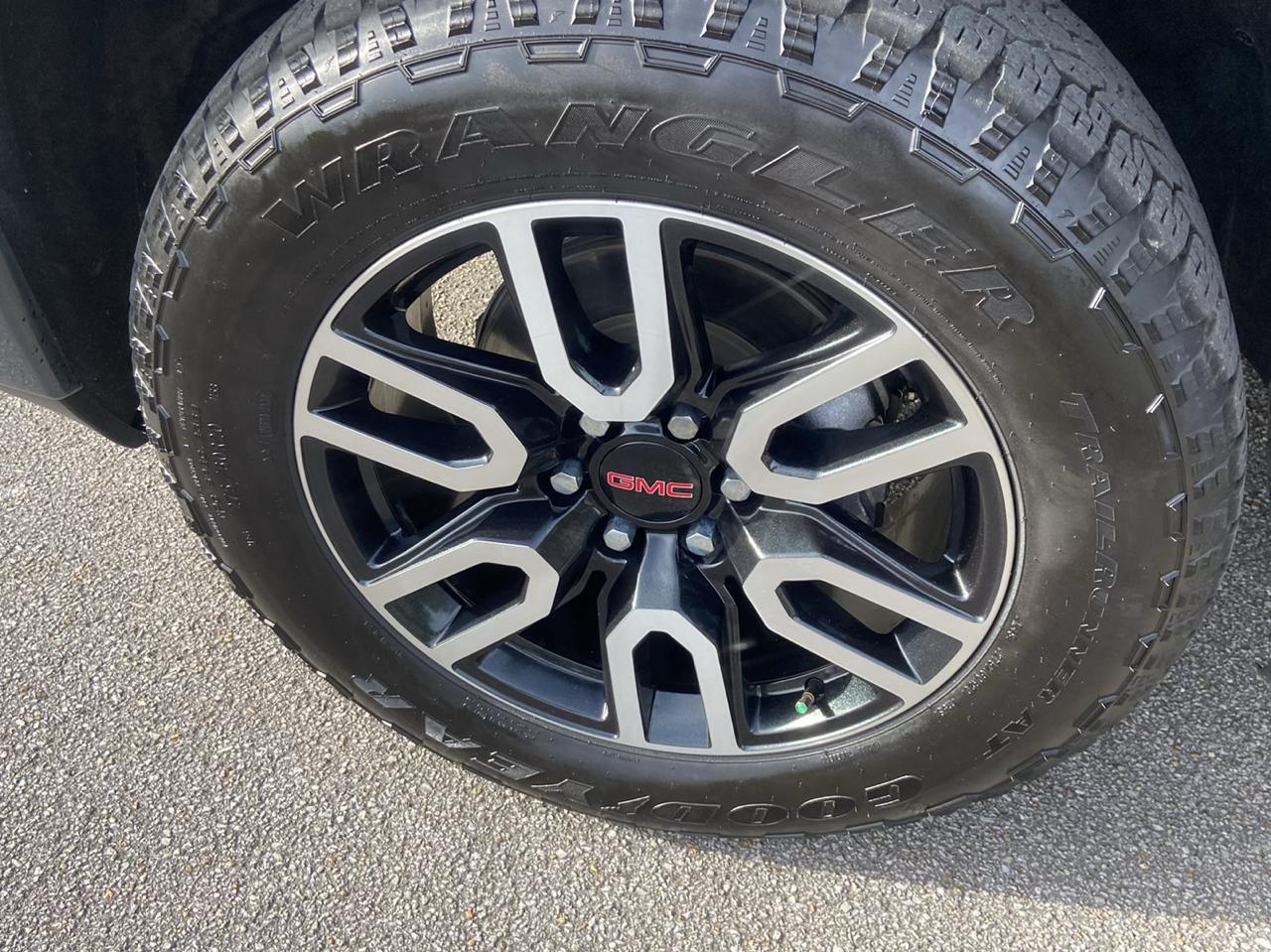 GMC Sierra 1500 AT4 Crew Cab Long Box 4WD 2021