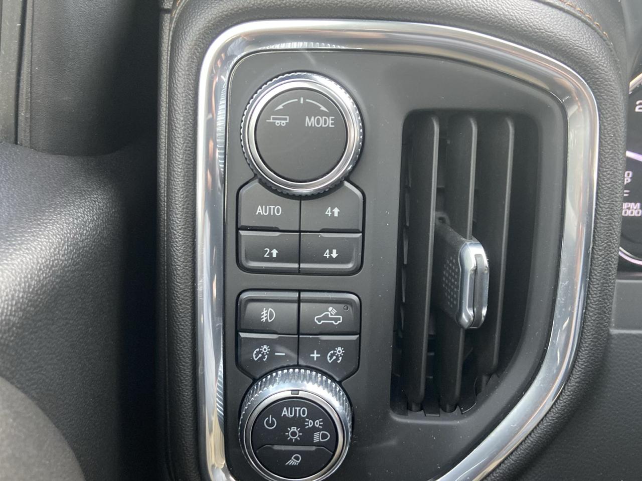 GMC Sierra 1500 AT4 Crew Cab Long Box 4WD 2021