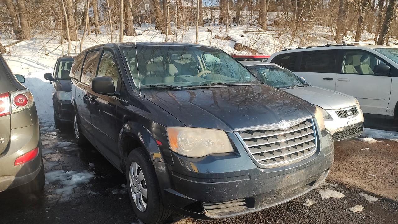 Chrysler Town & Country LX 2009