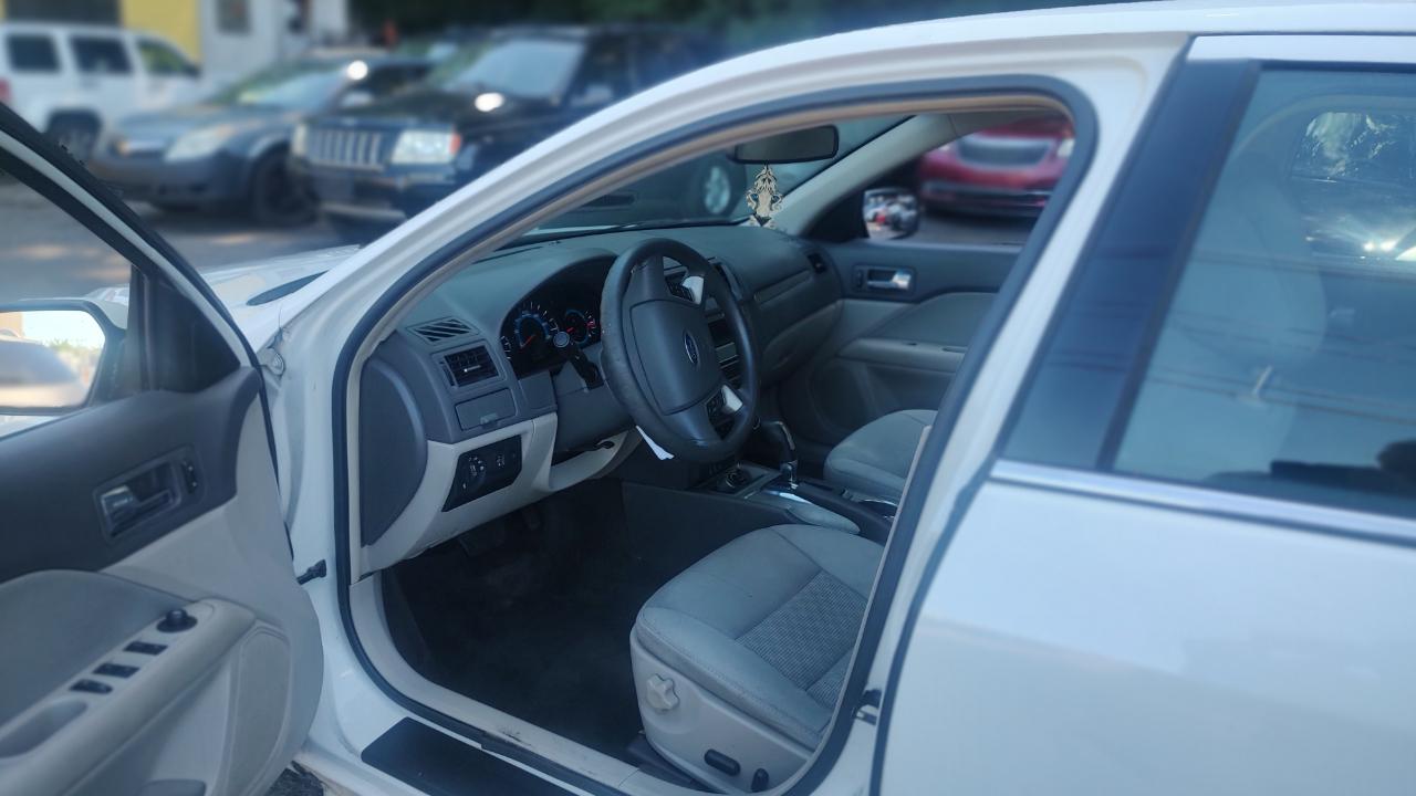 Ford Fusion SE 2012