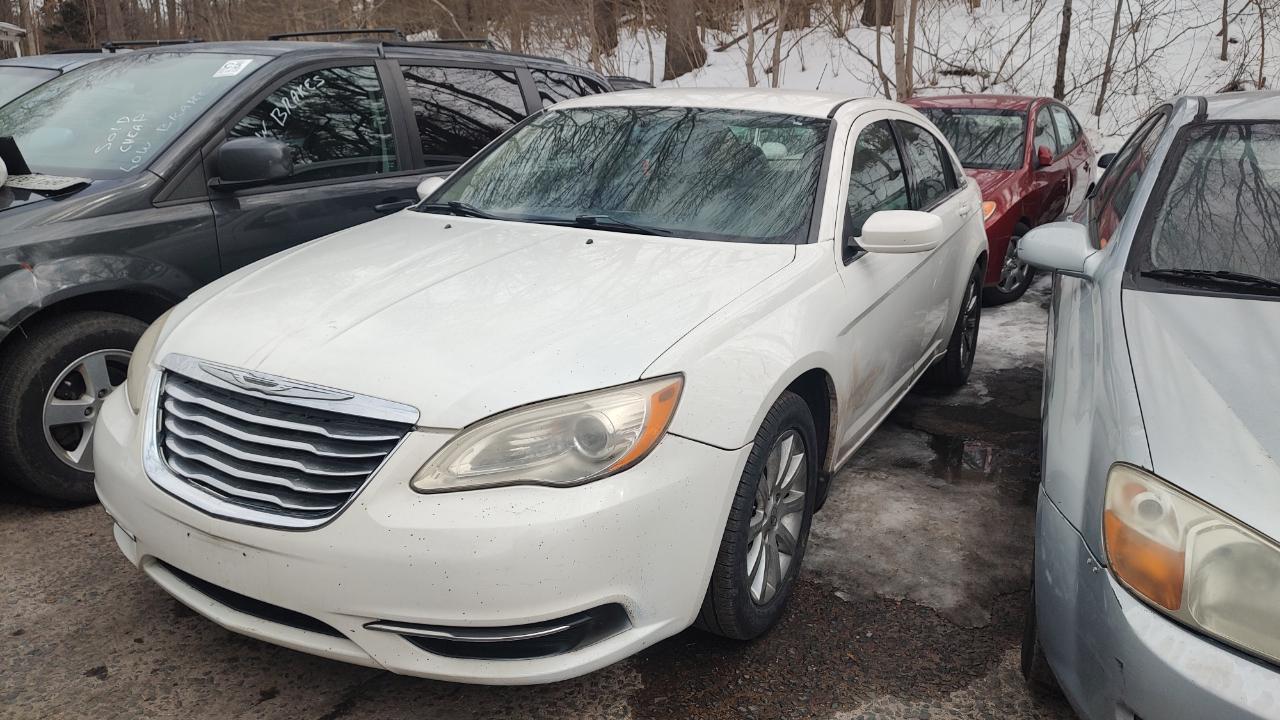 Chrysler 200 Touring 2011