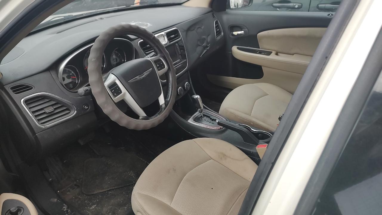 Chrysler 200 Touring 2011