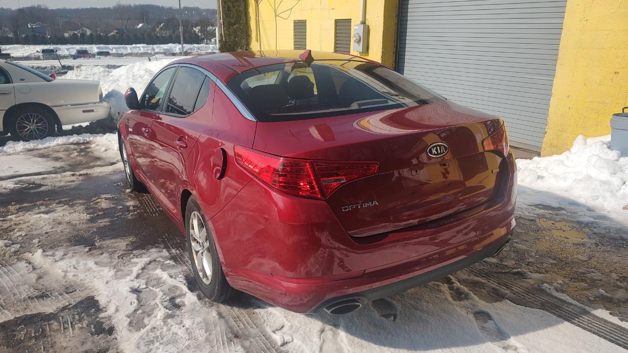 Kia Optima LX AT 2011