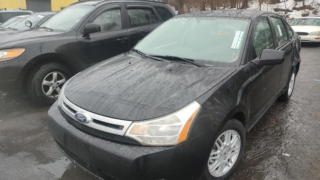 Ford Focus SE Sedan 2011