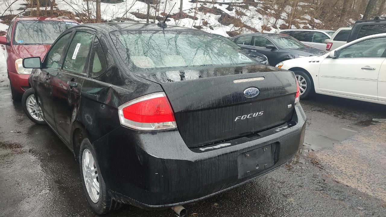Ford Focus SE Sedan 2011