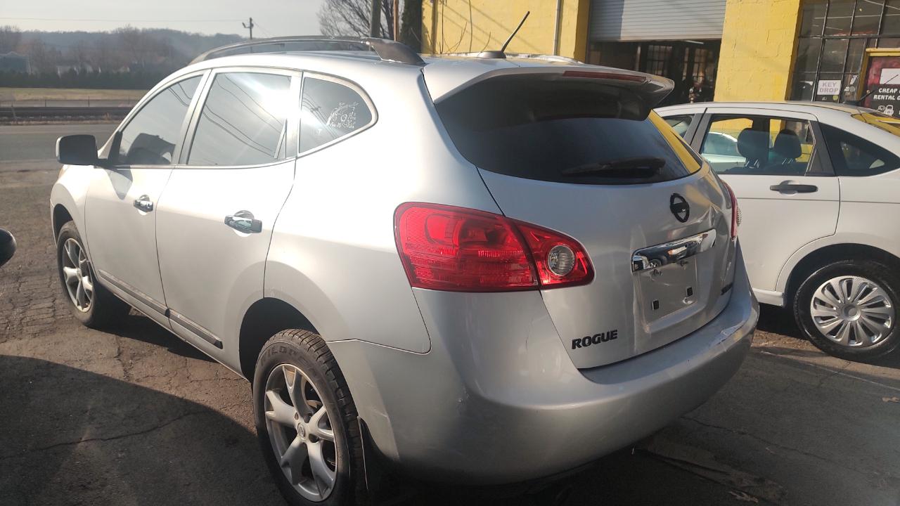 Nissan Rogue S AWD 2011