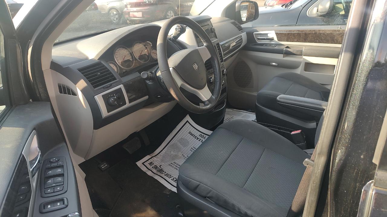 Dodge Grand Caravan SXT 2010
