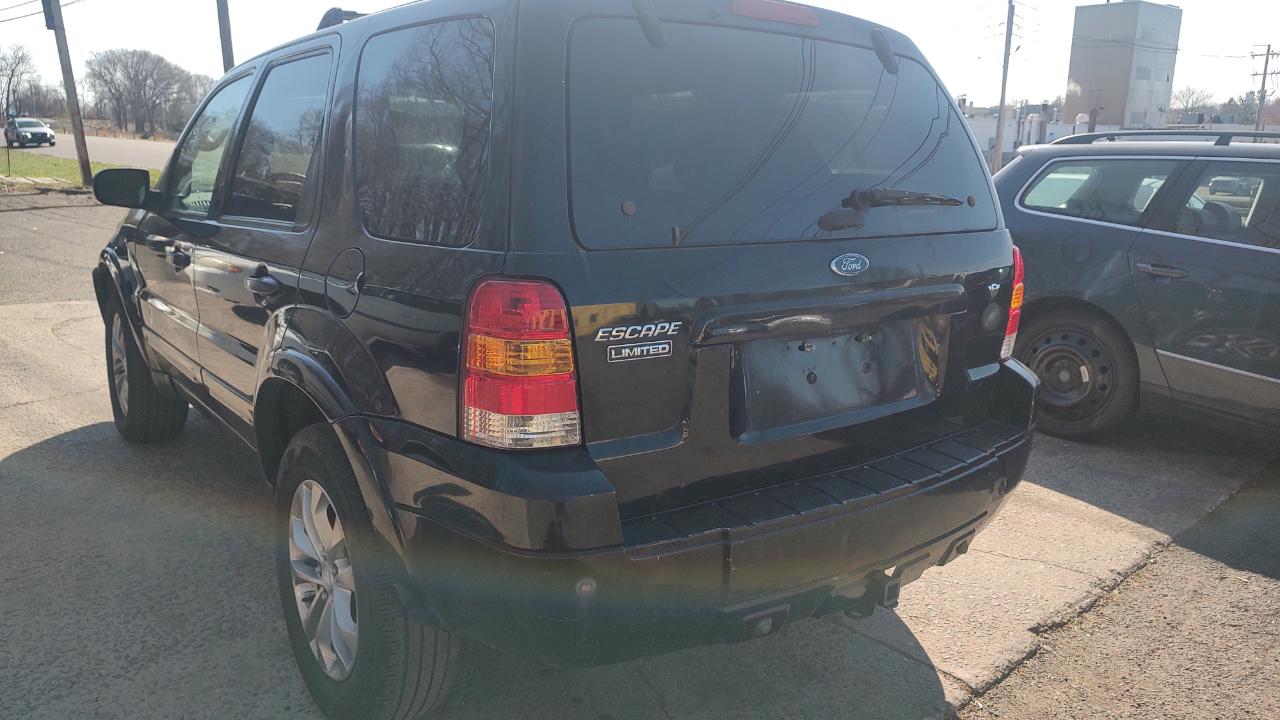 Ford Escape Limited 2WD 2005