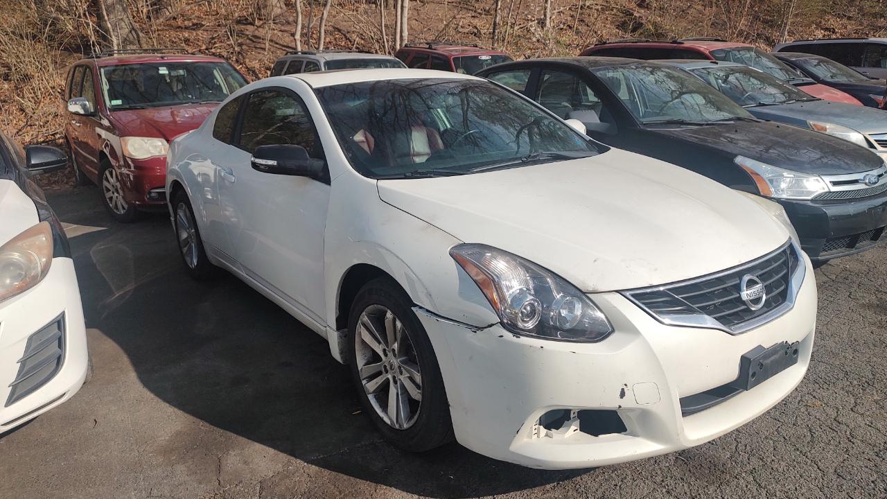 Nissan Altima 2.5 S CVT Coupe 2013