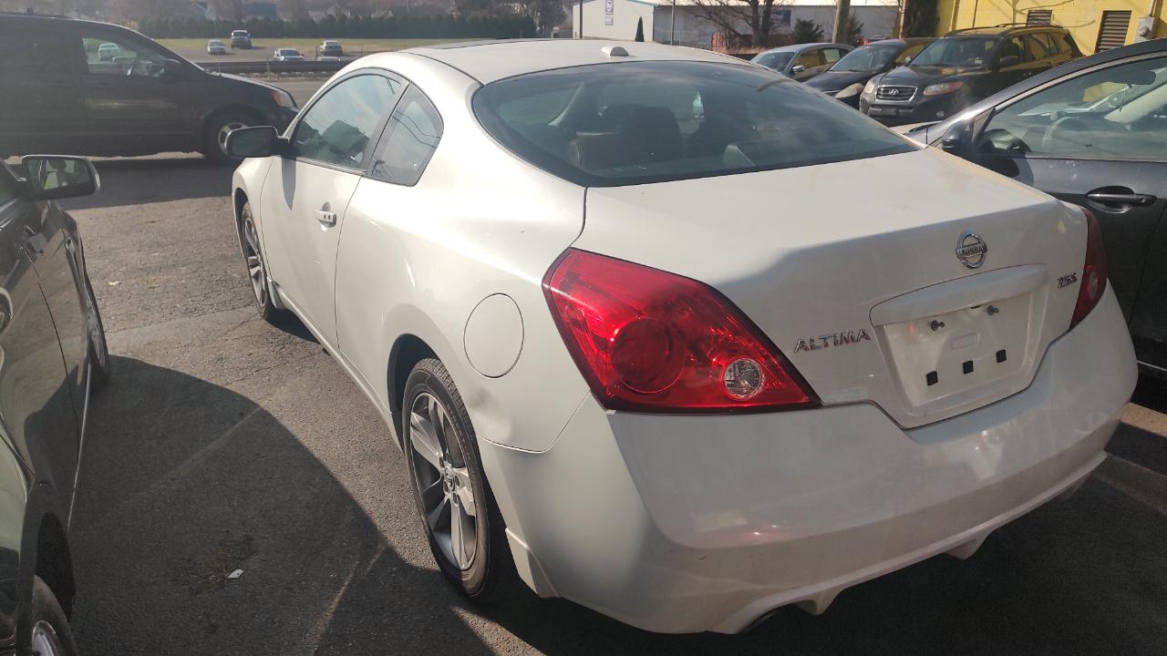 Nissan Altima 2.5 S CVT Coupe 2013