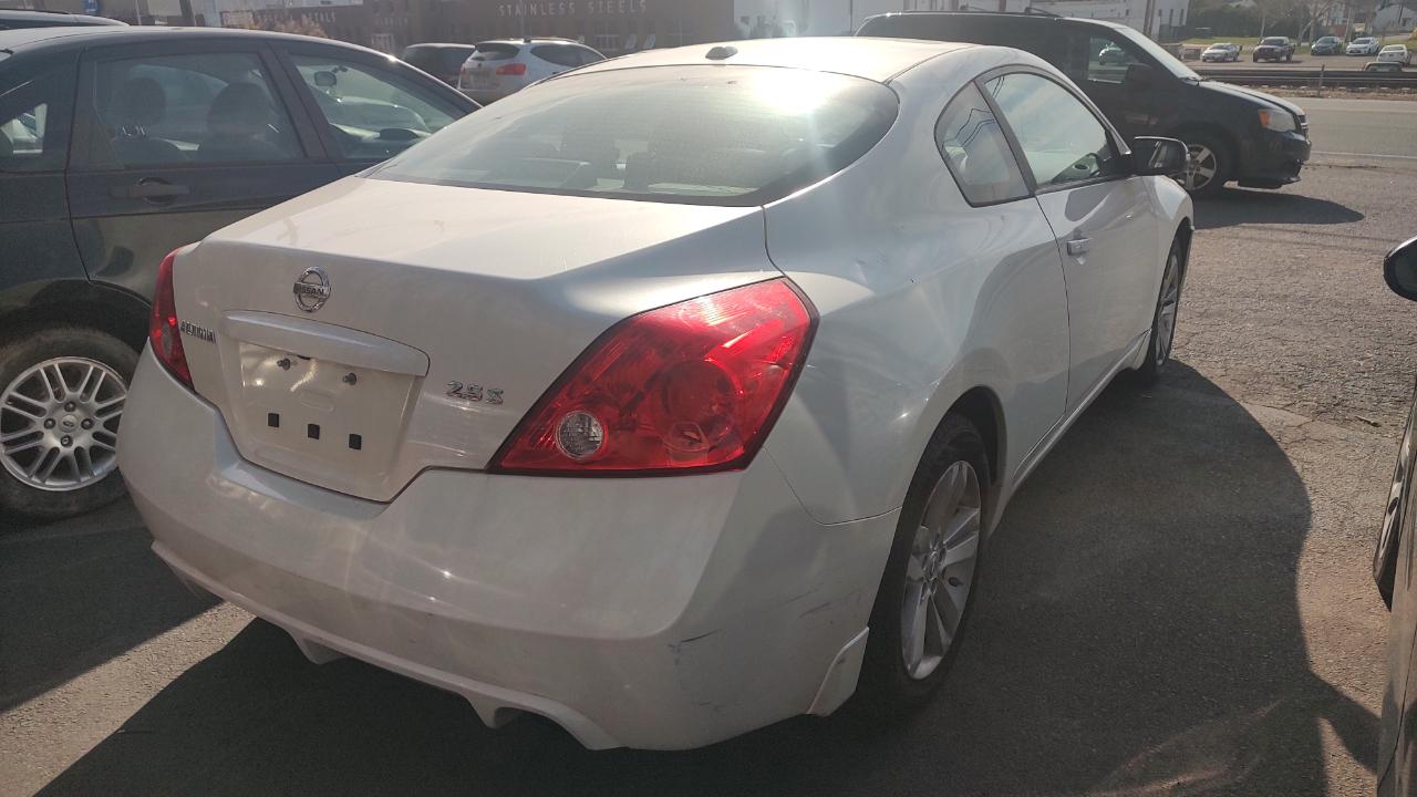Nissan Altima 2.5 S CVT Coupe 2013