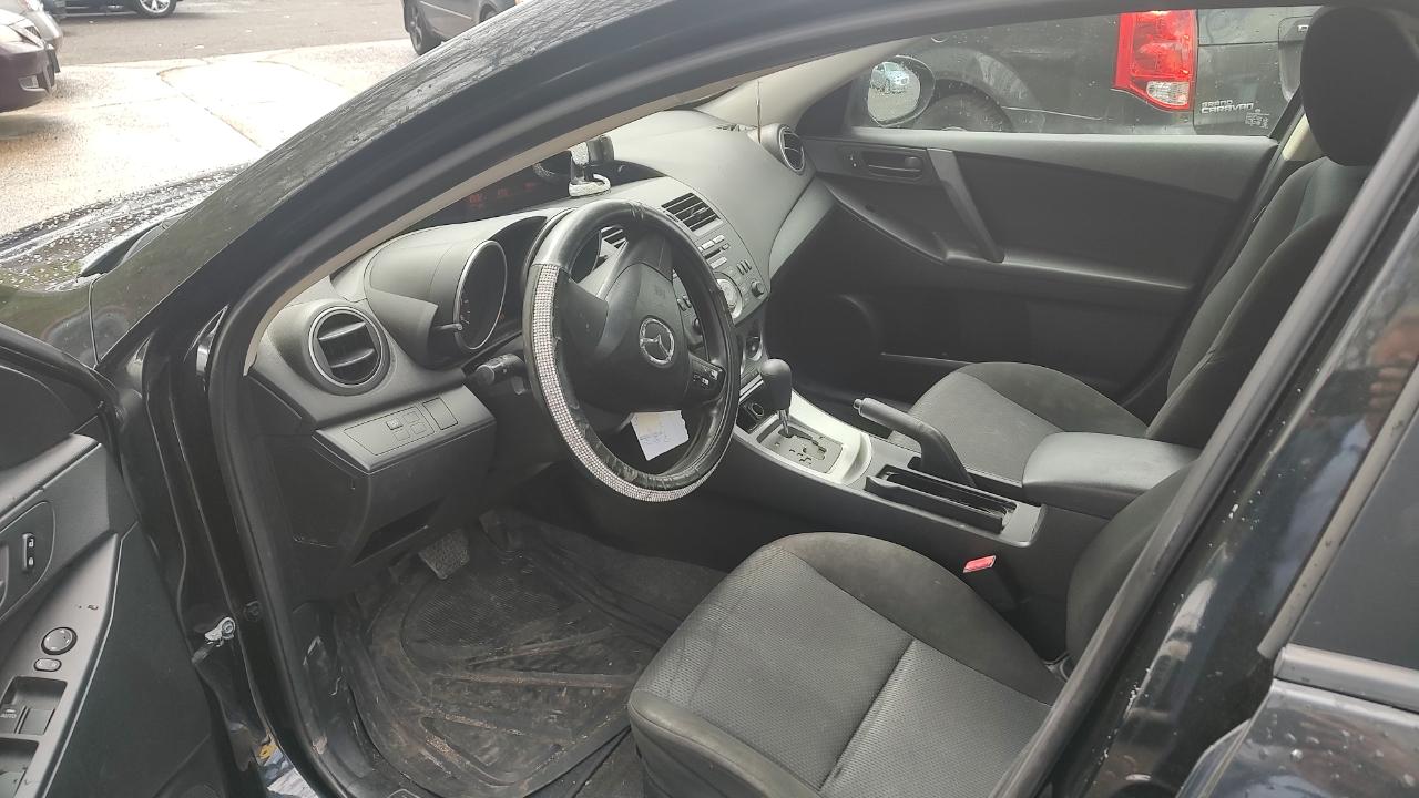 Mazda MAZDA3 i Sport 4-Door 2011