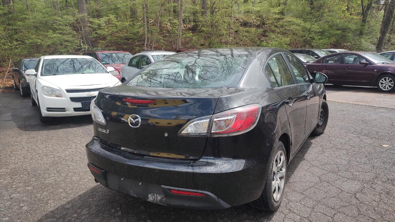 Mazda MAZDA3 i Sport 4-Door 2011