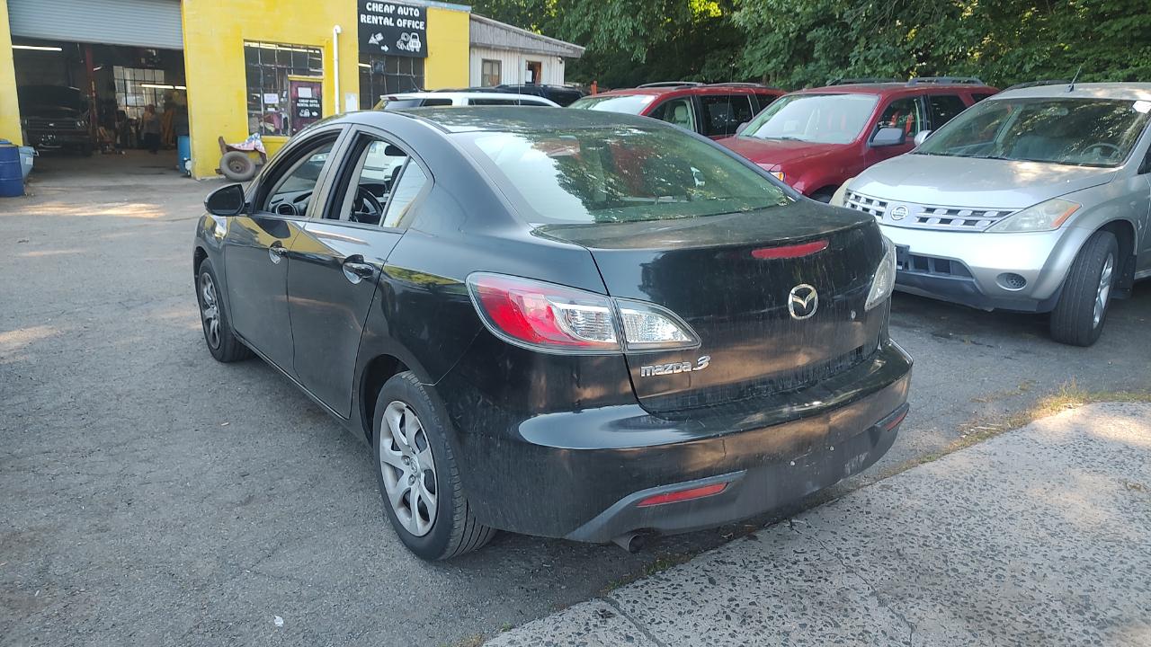 Mazda MAZDA3 i Sport 4-Door 2011