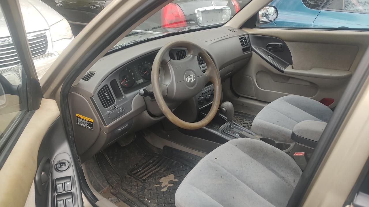 Hyundai Elantra GLS 4-Door 2005
