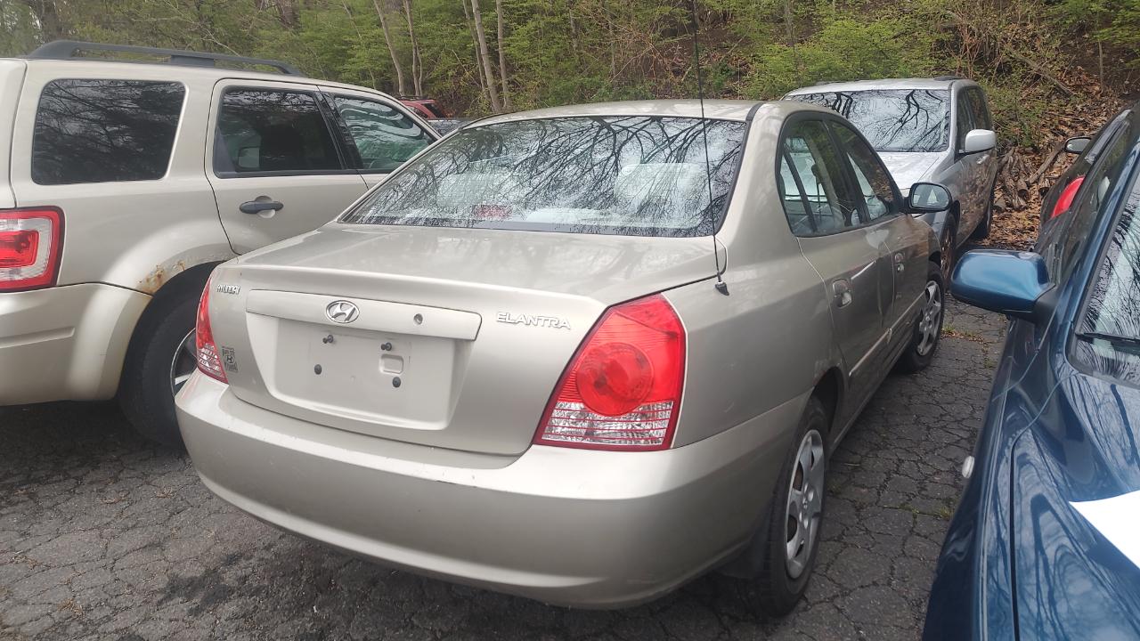 Hyundai Elantra GLS 4-Door 2005