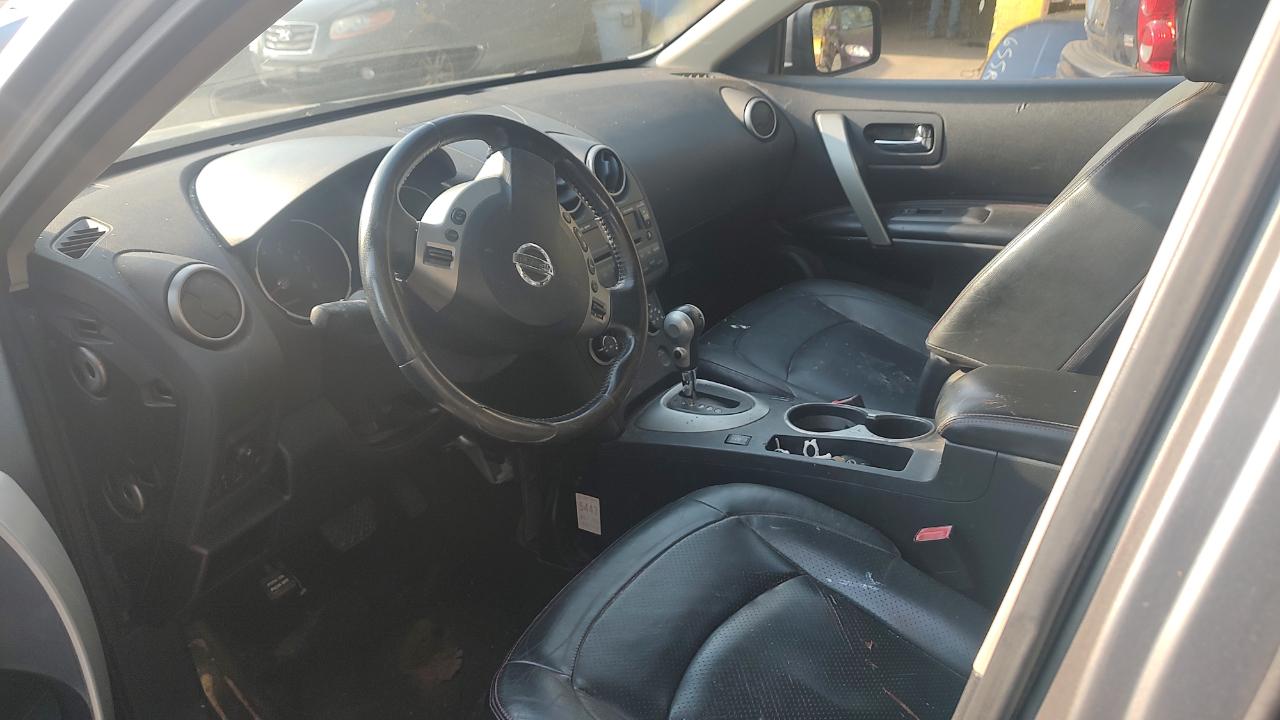 Nissan Rogue S AWD 2010