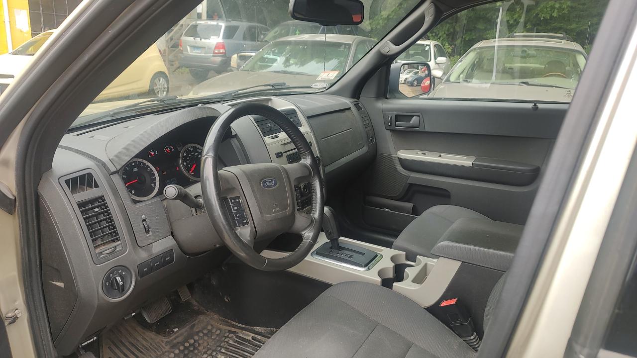 Ford Escape XLT 4WD 2012