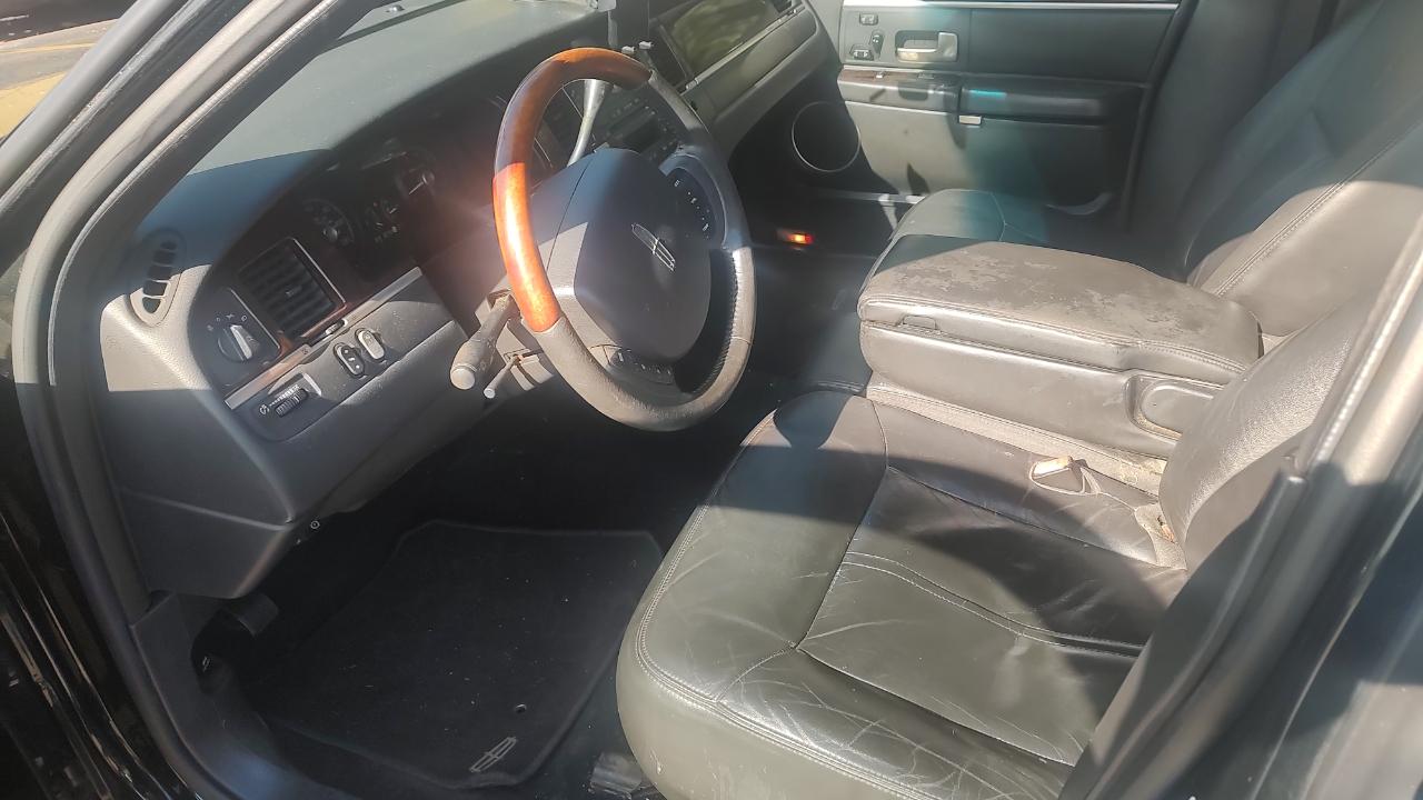 Lincoln Town Car Signature Limited 2008