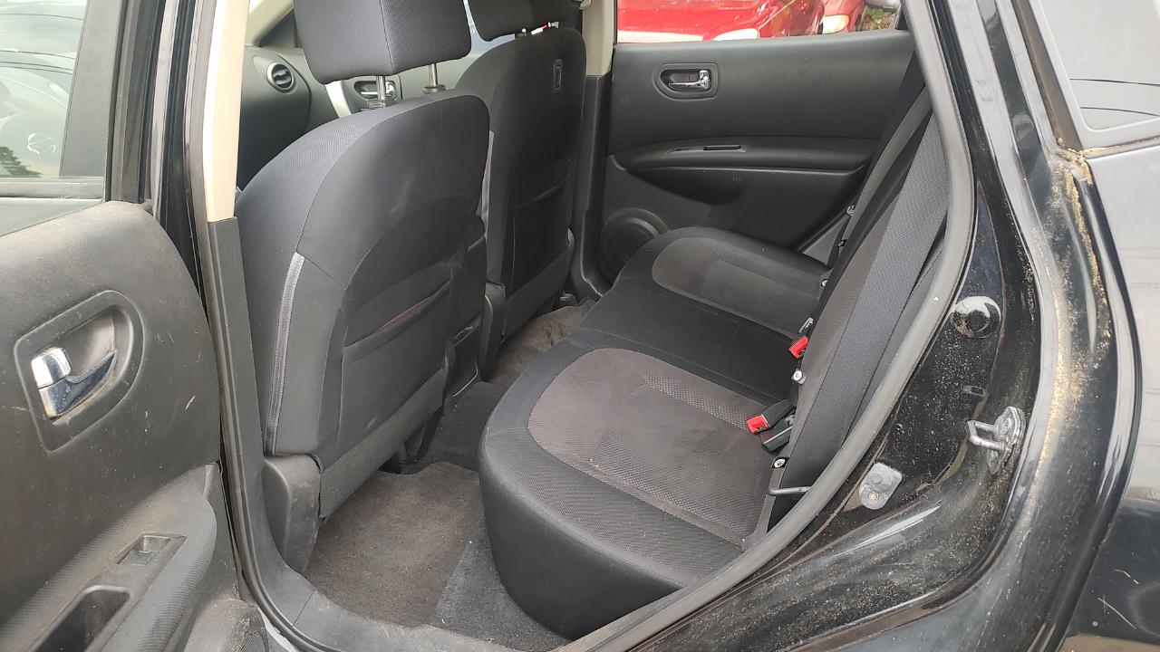 Nissan Rogue S AWD 2011