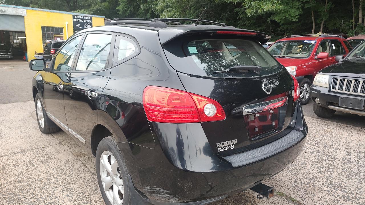 Nissan Rogue S AWD 2011