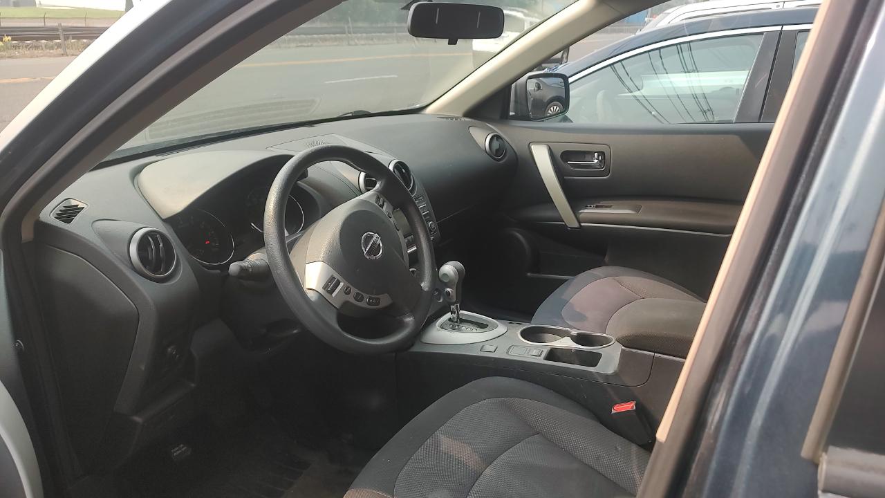 Nissan Rogue S AWD 2012