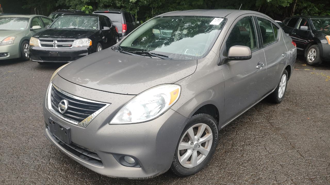 Nissan Versa 1.6 S 4A 2013