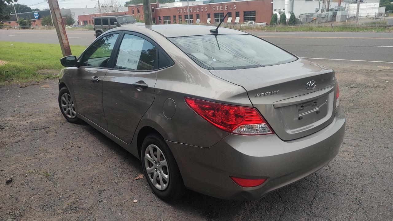 Hyundai Accent GLS 4-Door 2012