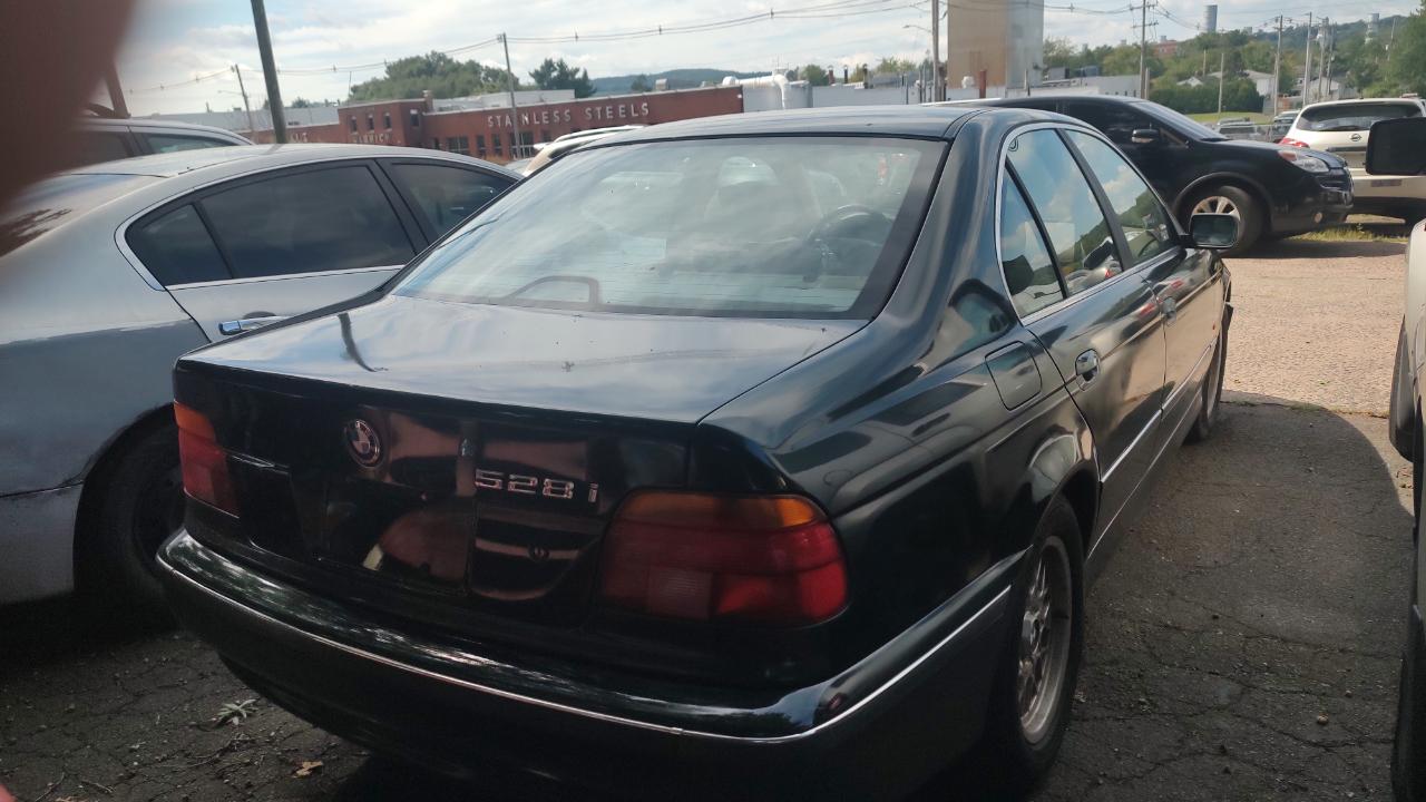 BMW 5-Series 528i 2000