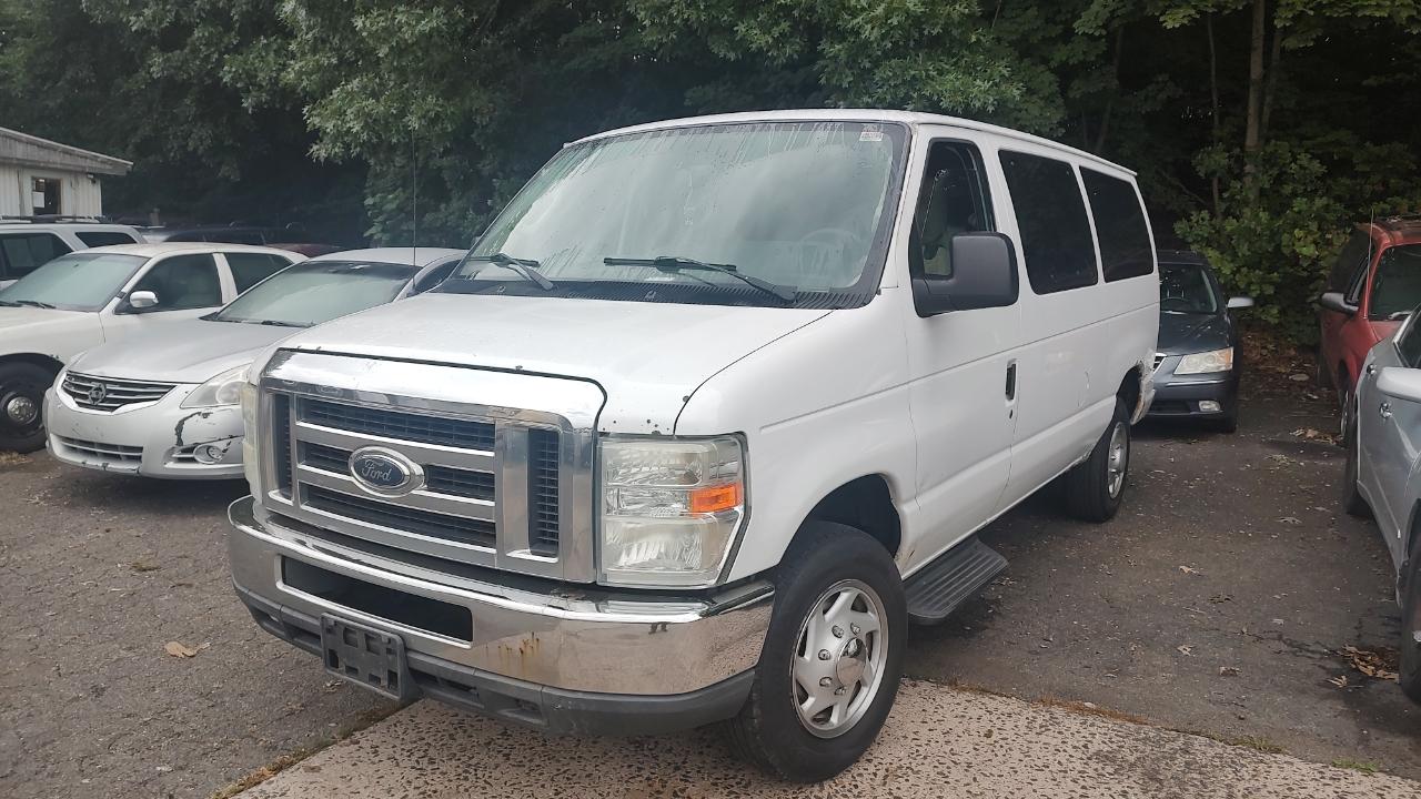 Ford Econoline E-350 XL Super Duty 2009