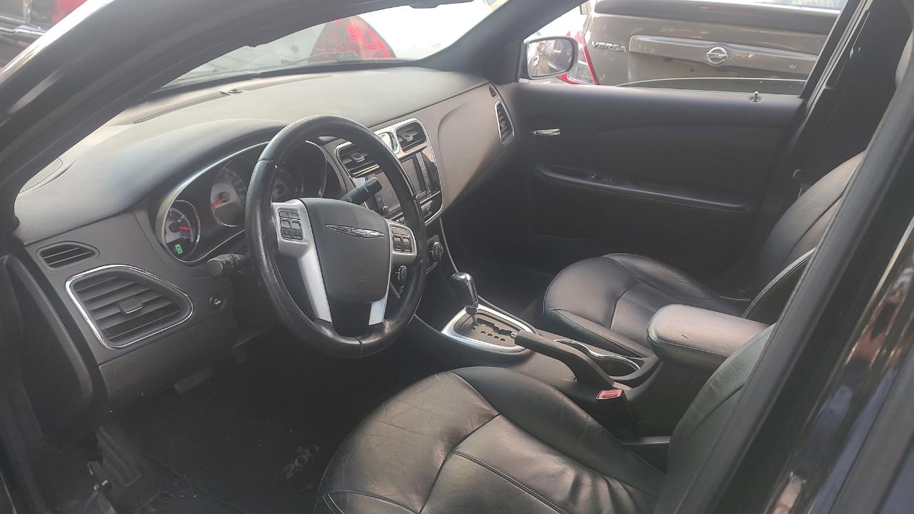 Chrysler 200 Limited 2011
