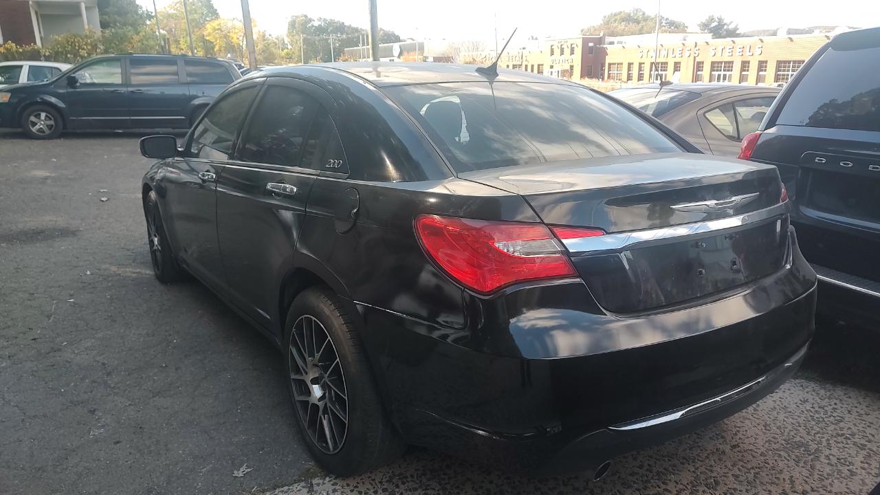 Chrysler 200 Limited 2011
