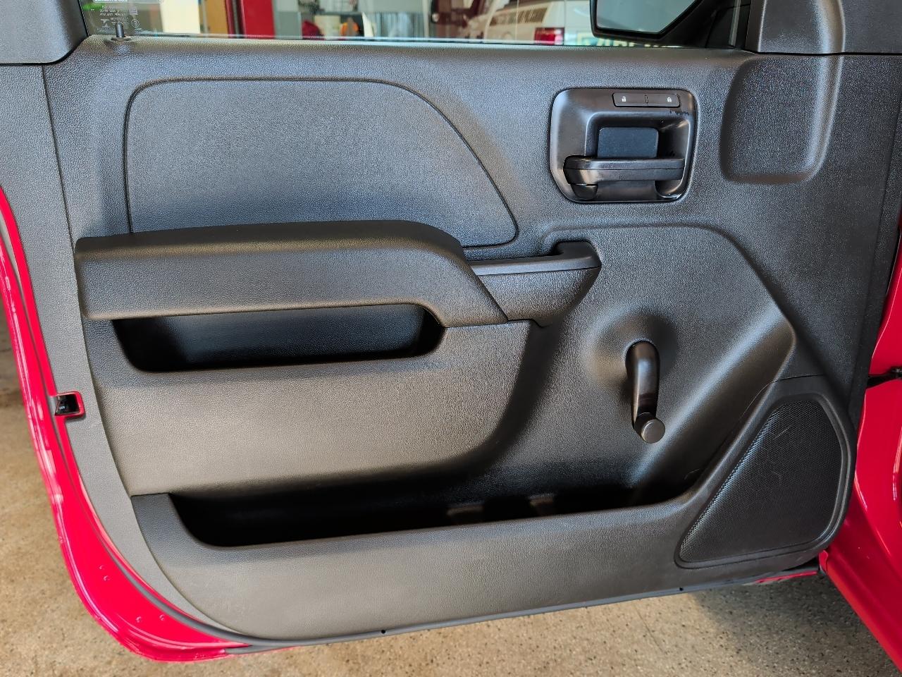 Chevrolet Silverado 1500 4WD Reg Cab 119.0" Work Truck w/1WT 2014