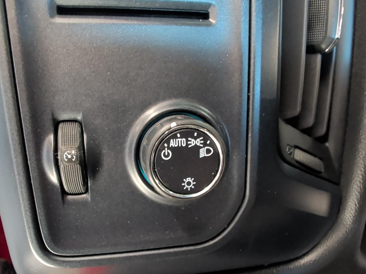 Chevrolet Silverado 1500 4WD Reg Cab 119.0" Work Truck w/1WT 2014