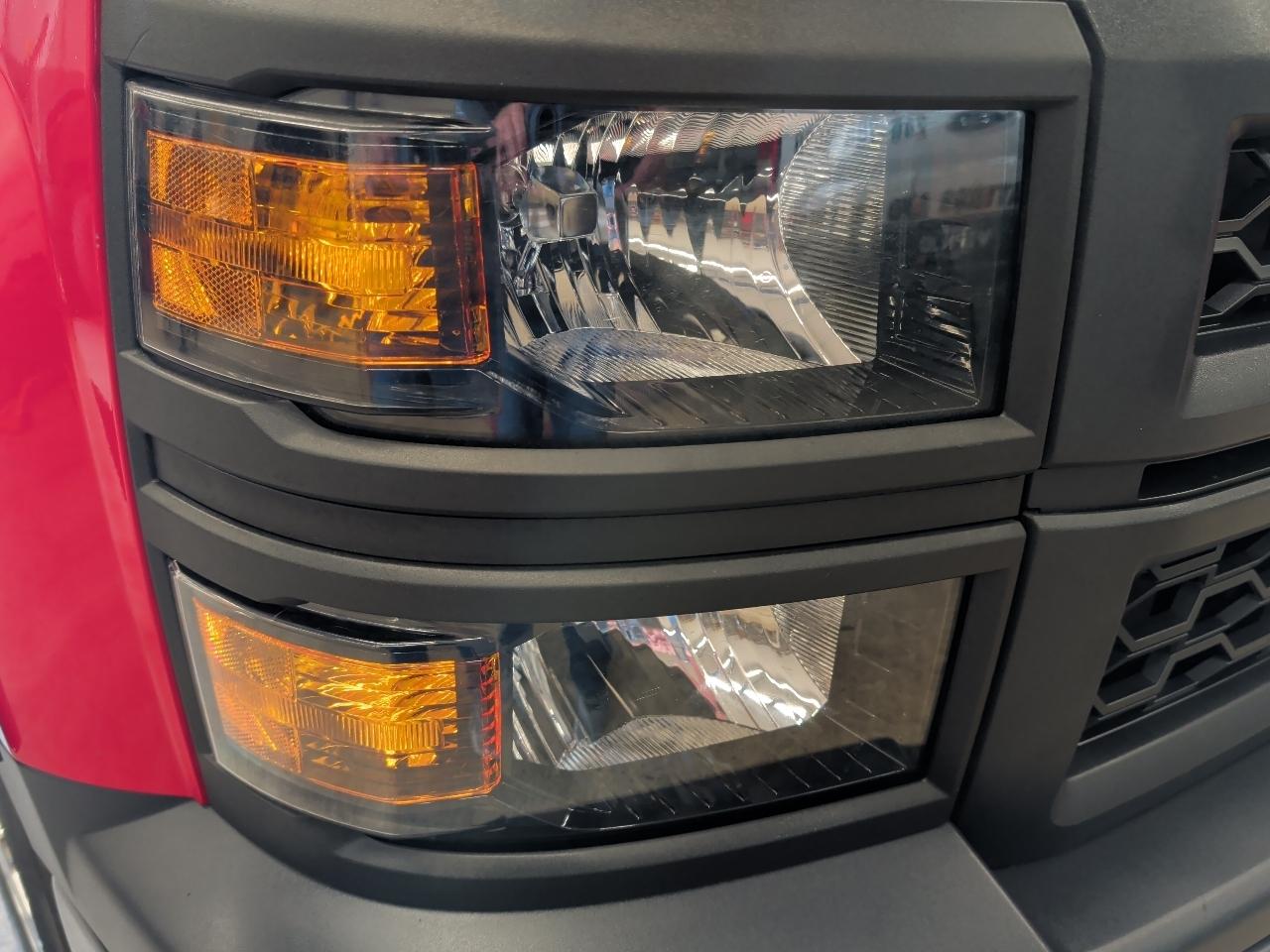 Chevrolet Silverado 1500 4WD Reg Cab 119.0" Work Truck w/1WT 2014