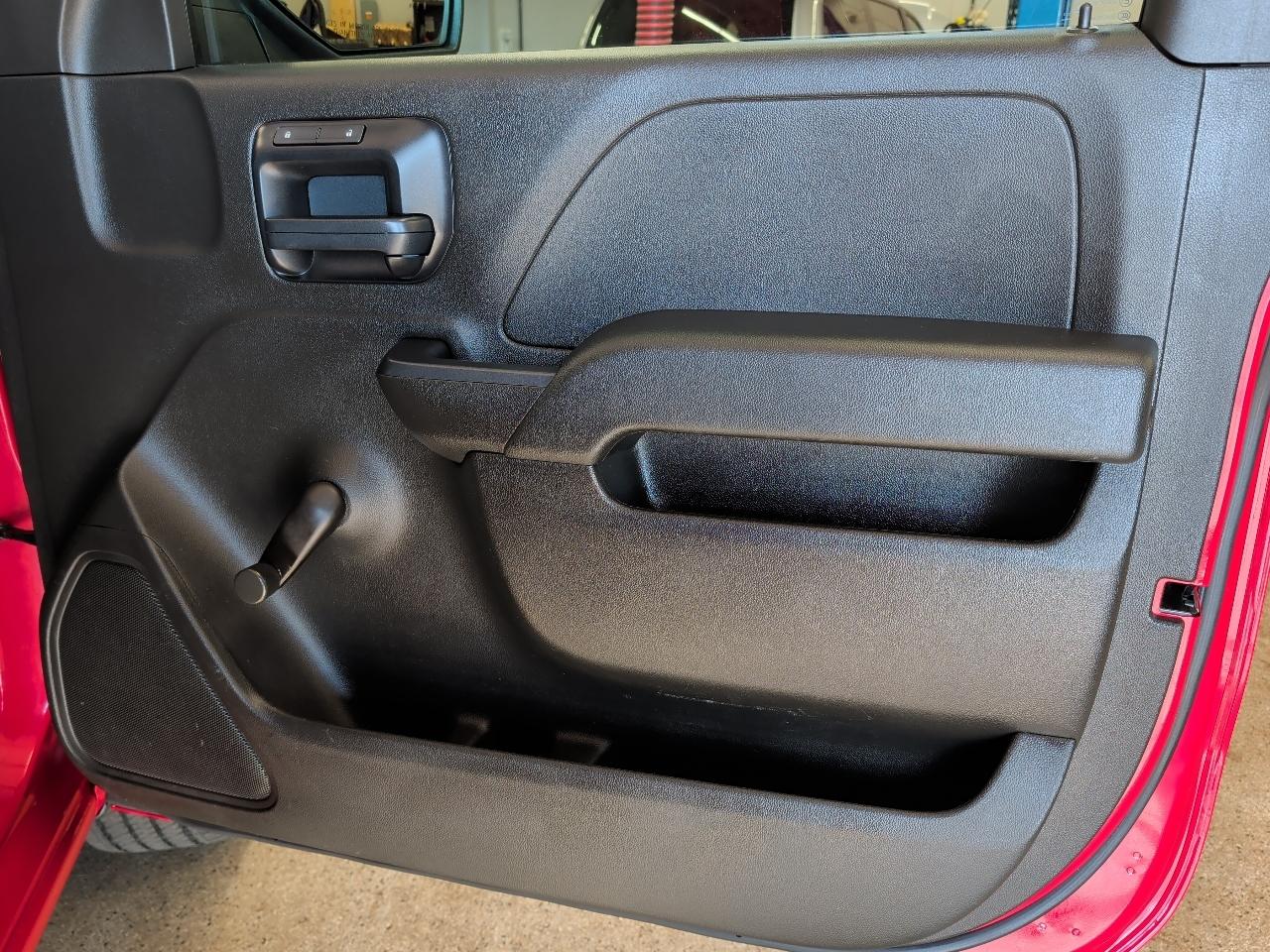 Chevrolet Silverado 1500 4WD Reg Cab 119.0" Work Truck w/1WT 2014