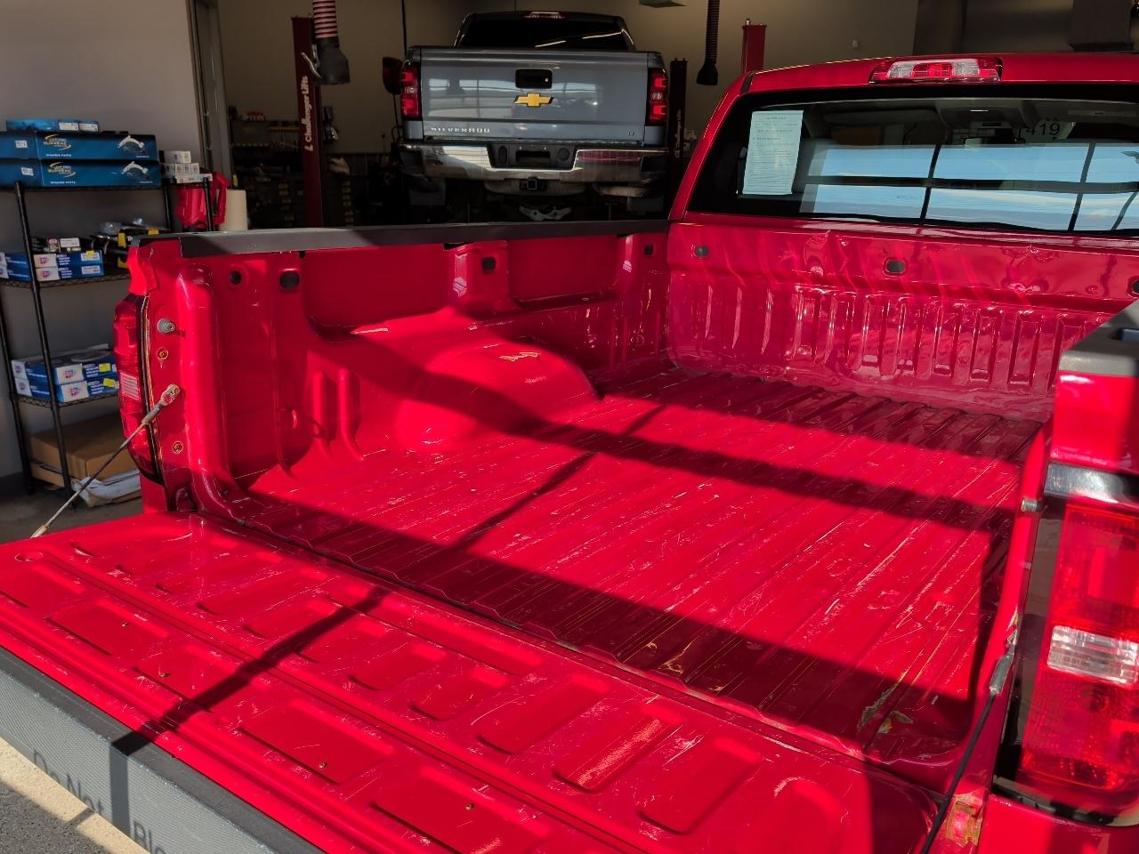 Chevrolet Silverado 1500 4WD Reg Cab 119.0" Work Truck w/1WT 2014