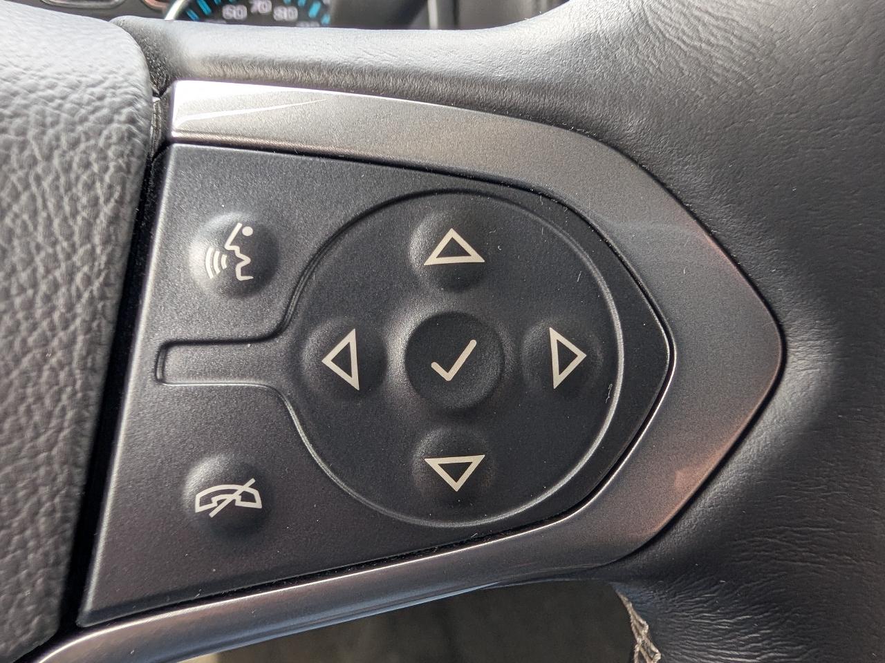 Chevrolet Silverado 1500 4WD Double Cab 143.5" LT w/1LT 2015