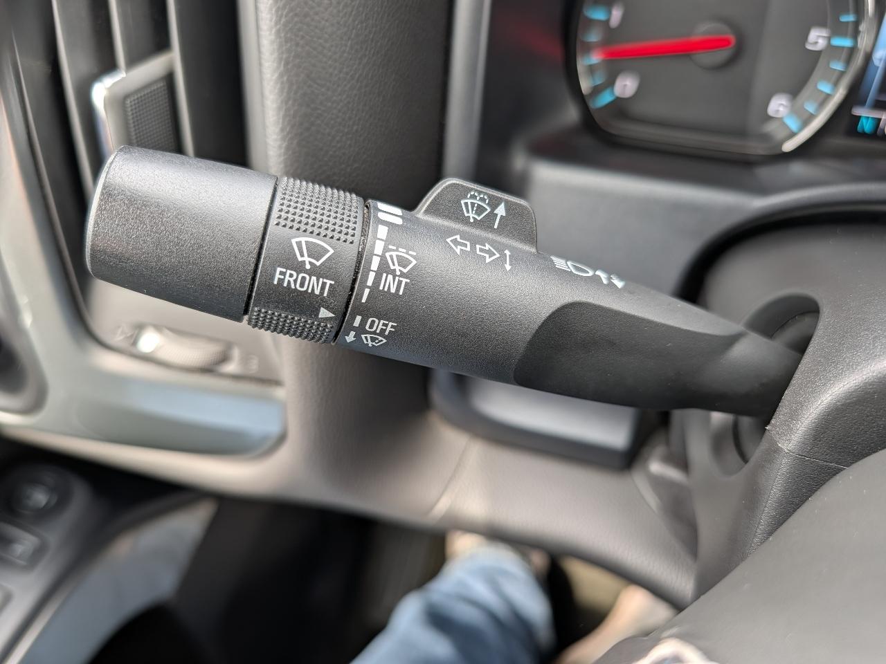 Chevrolet Silverado 1500 4WD Double Cab 143.5" LT w/1LT 2015